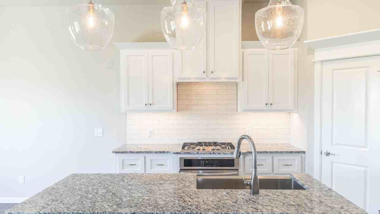 8309 Edmond Road - Photo 5 of 41