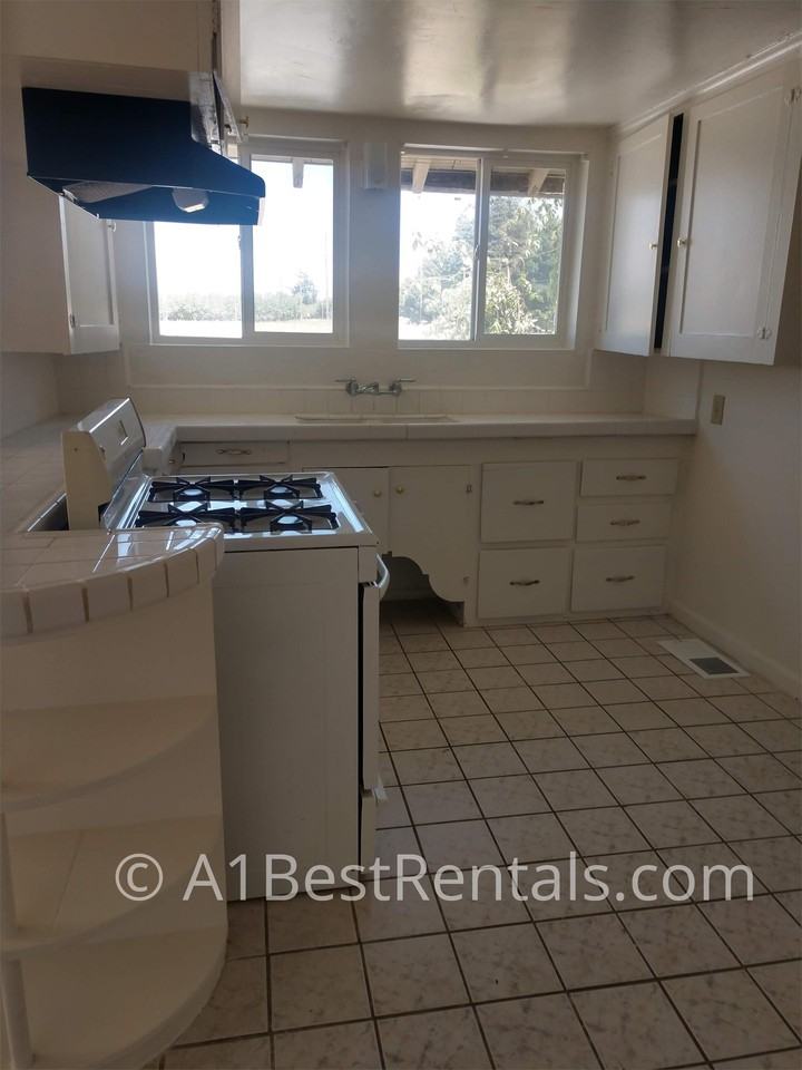 5349 Yosemite Blvd #1 - Photo 4 of 18
