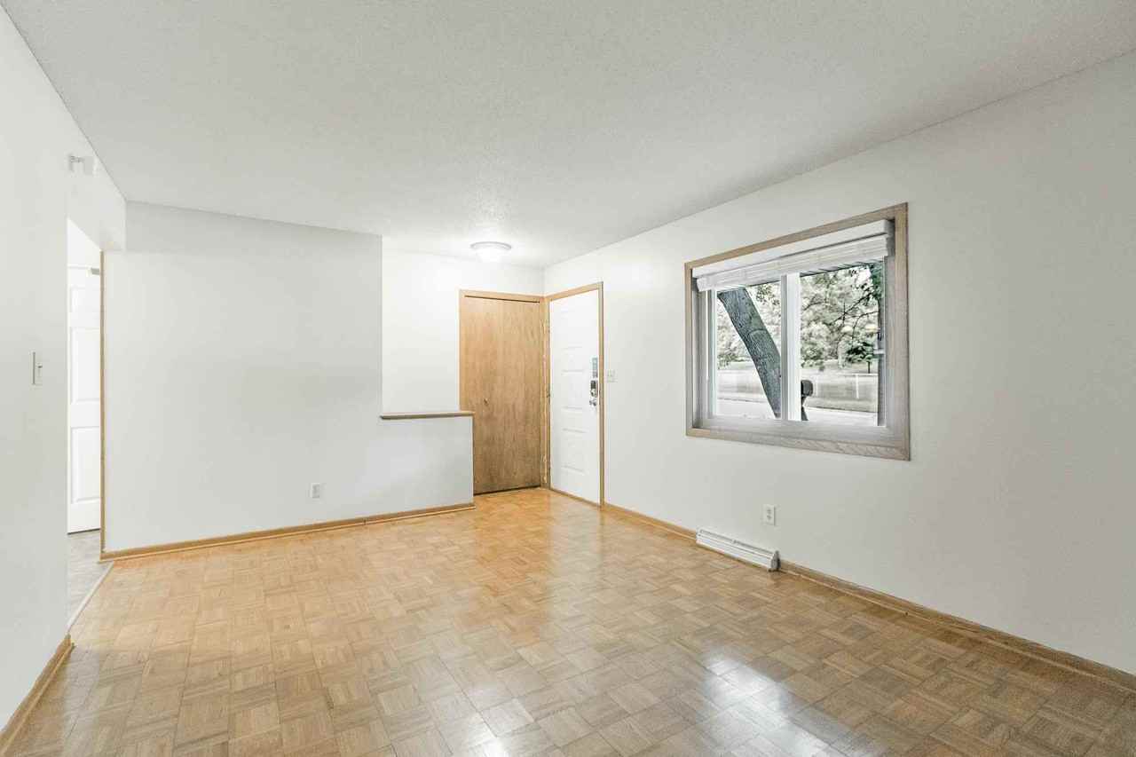 696 Larpenteur Ave E - Photo 2 of 22