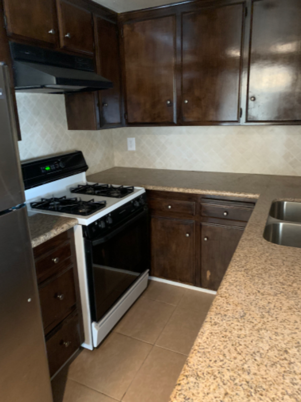 930 S Meyler St - Photo 2 of 10