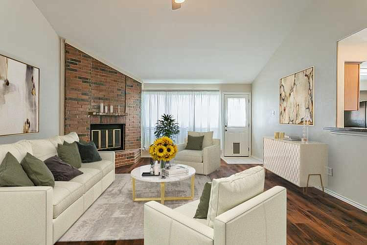 825 Shannon Dr - Photo 2 of 21