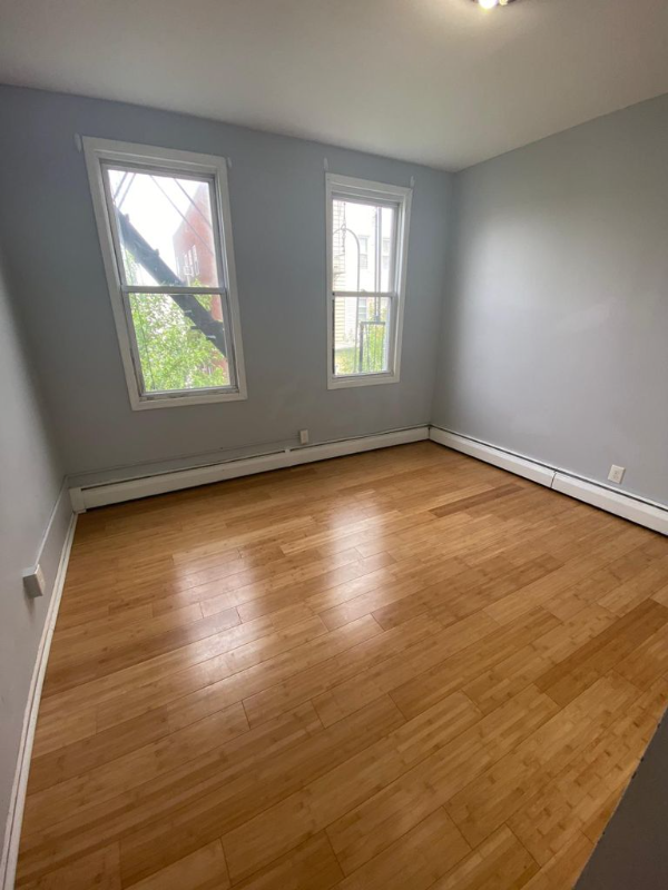 67 Andrew St #2R - Photo 2 of 5