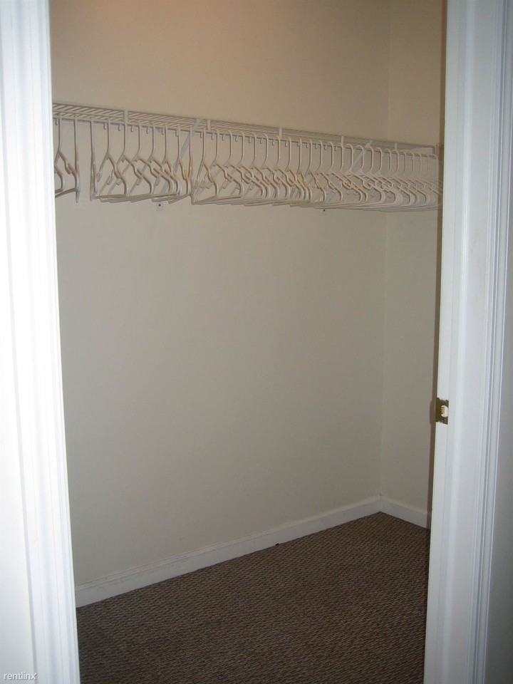 412 Main St - Photo 3 of 19