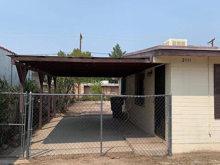 2111 E 18th St - Photo 2 of 13