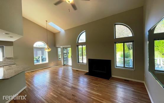 3324 Harbours Blvd - Photo 3 of 27