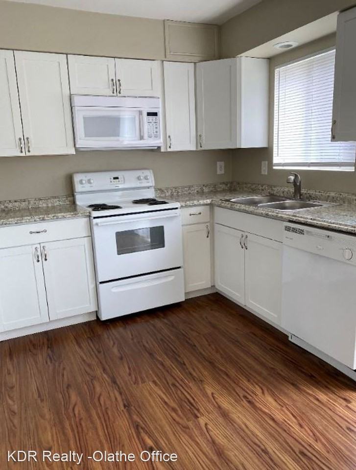 9437-9443 Nieman rd - Photo 2 of 14