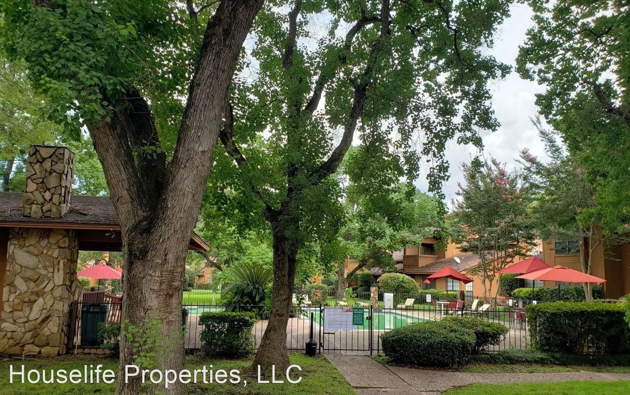 3200 Eastwood Dr - Photo 2 of 19