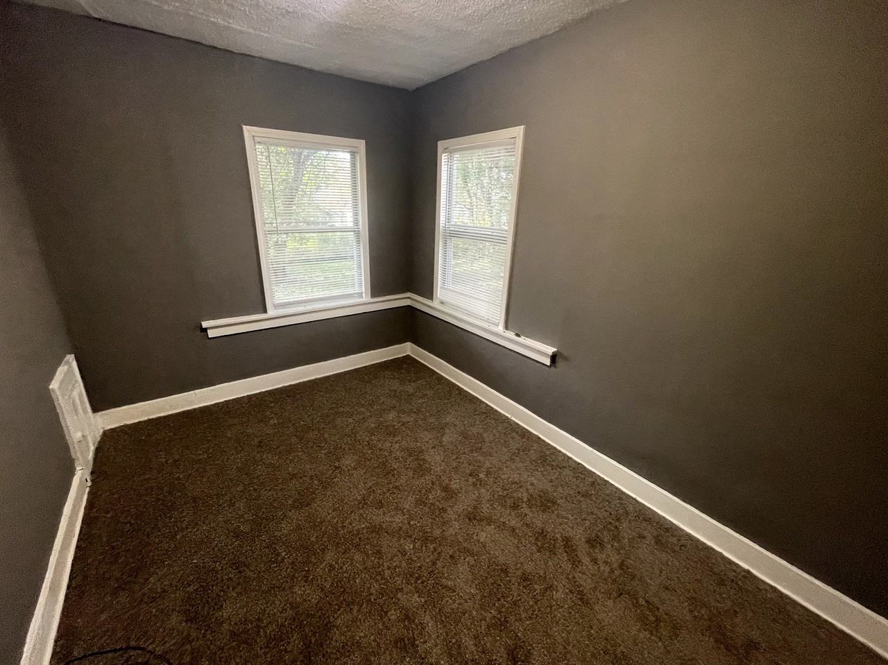 2425 E 67th Ter - Photo 3 of 6