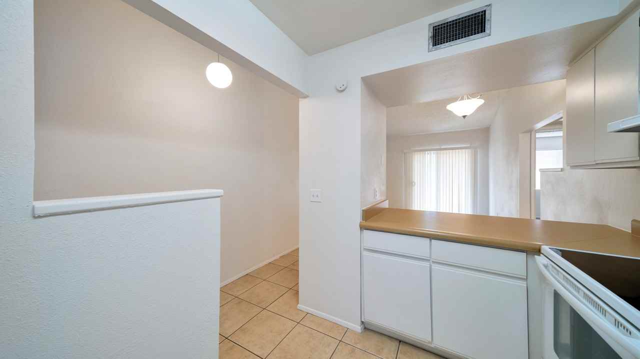 1360 N Riverview Blvd - Photo 3 of 13