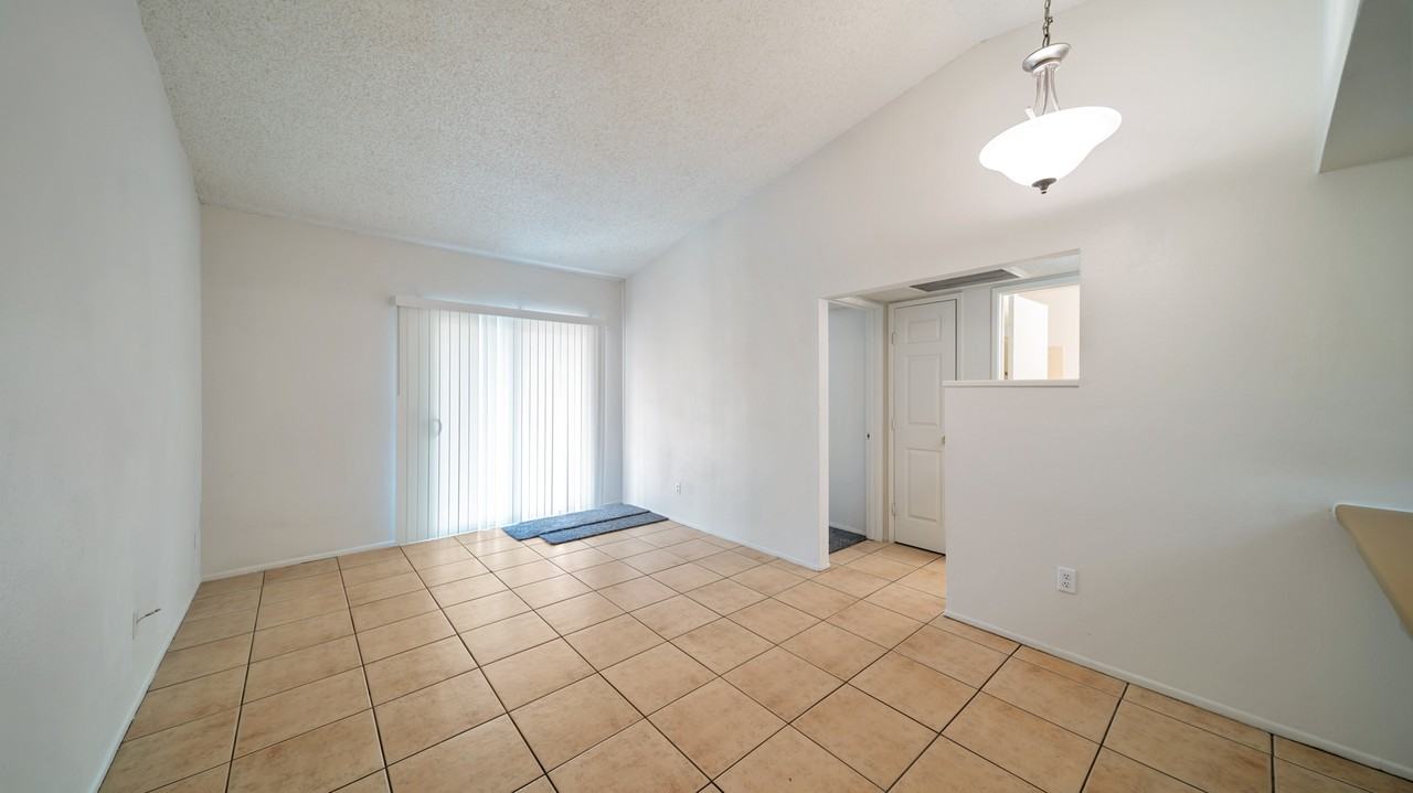 1360 N Riverview Blvd - Photo 5 of 13