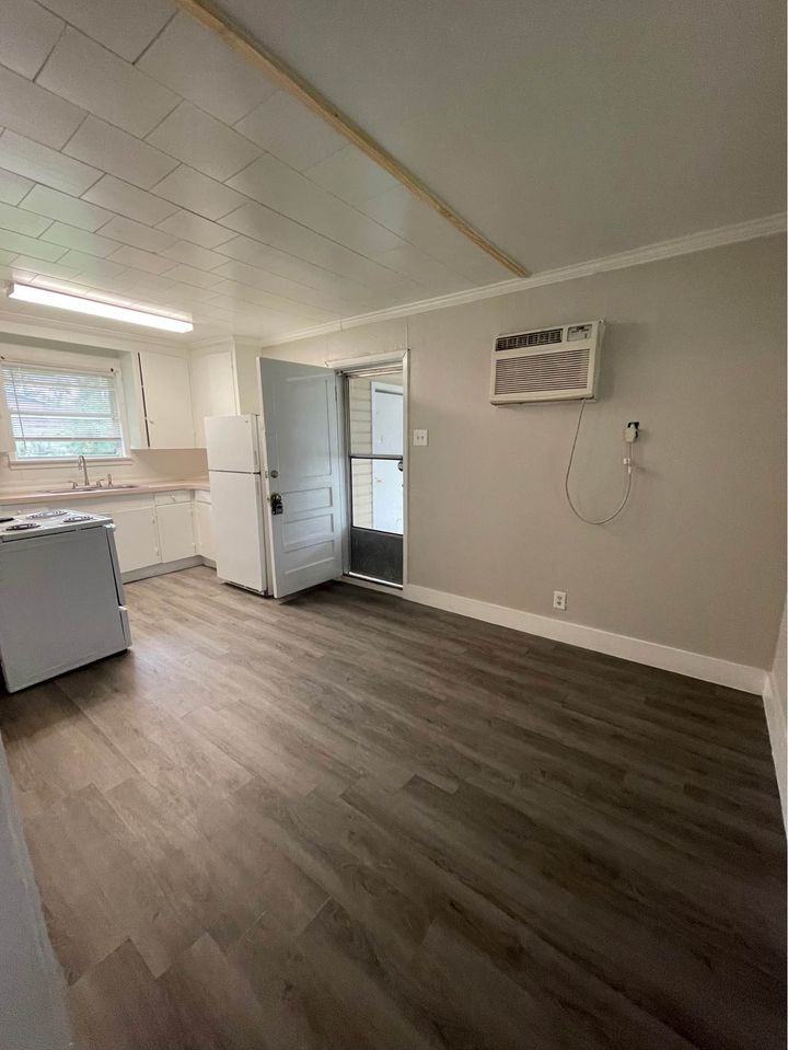 1205 Sunset Dr - Photo 2 of 7