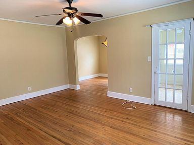 549 Lynnhaven Drive Southwest - Photo 2 of 6