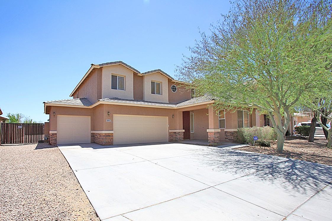 18447 W Caribbean Ln - Photo 2 of 35