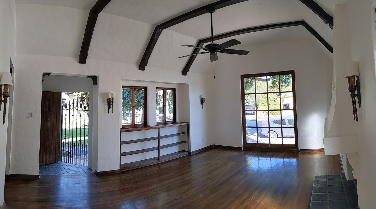 239 Orizaba Avenue - Photo 3 of 18