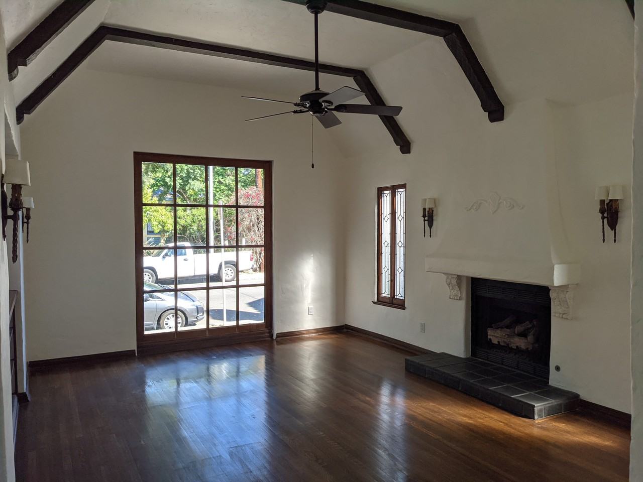 239 Orizaba Avenue - Photo 4 of 18