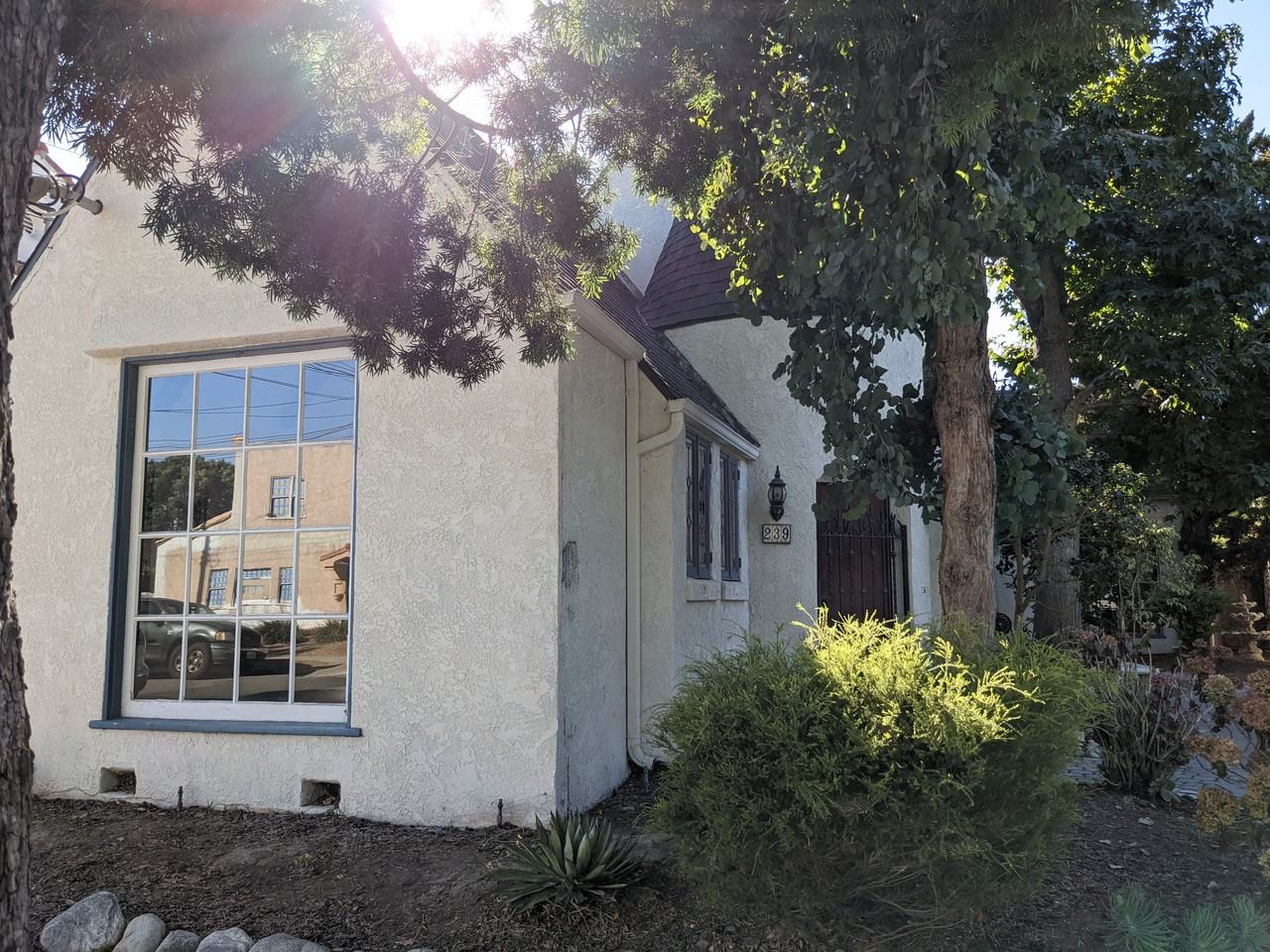 239 Orizaba Avenue - Photo 2 of 18