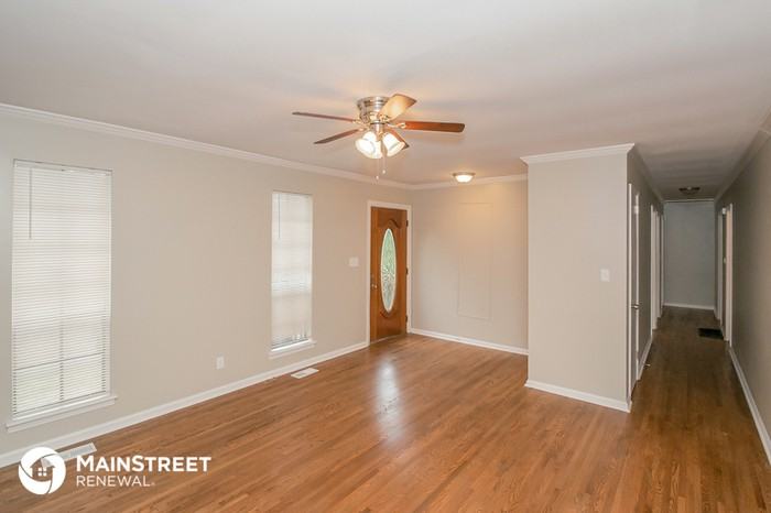 102 Moonglow Dr - Photo 3 of 15