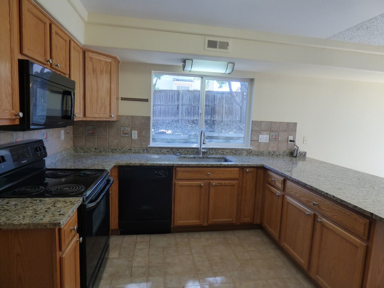 21534 East 40th Avenue - Photo 3 of 19