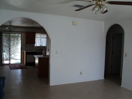 101 Buckskin Dr - Photo 2 of 10