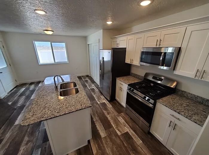 1124 Tulip Dr - Photo 2 of 5