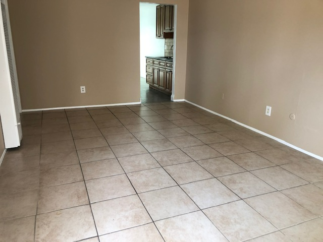 1131 Highland St #C - Photo 5 of 17