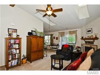 8 Sugarwood Ct - Photo 3 of 15