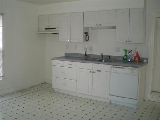 4105 Alpine Ave - Photo 3 of 9