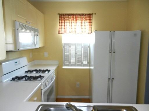 4055 Meadowick Dr - Photo 3 of 13