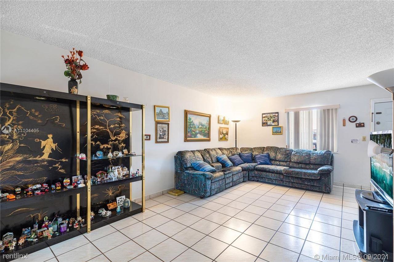 2162 W 60th St #14215 - Photo 3 of 18