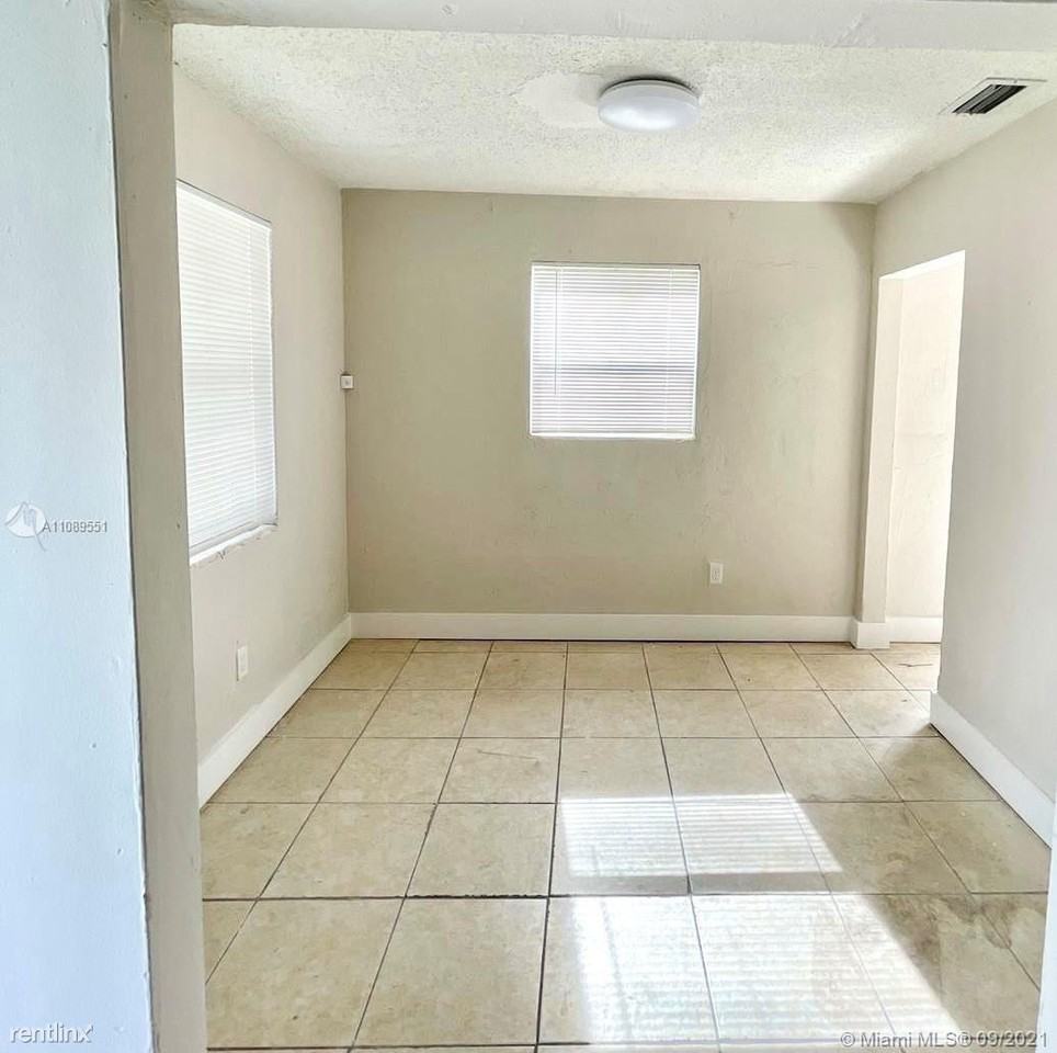 2665 Nw 20th St - Photo 2 of 6