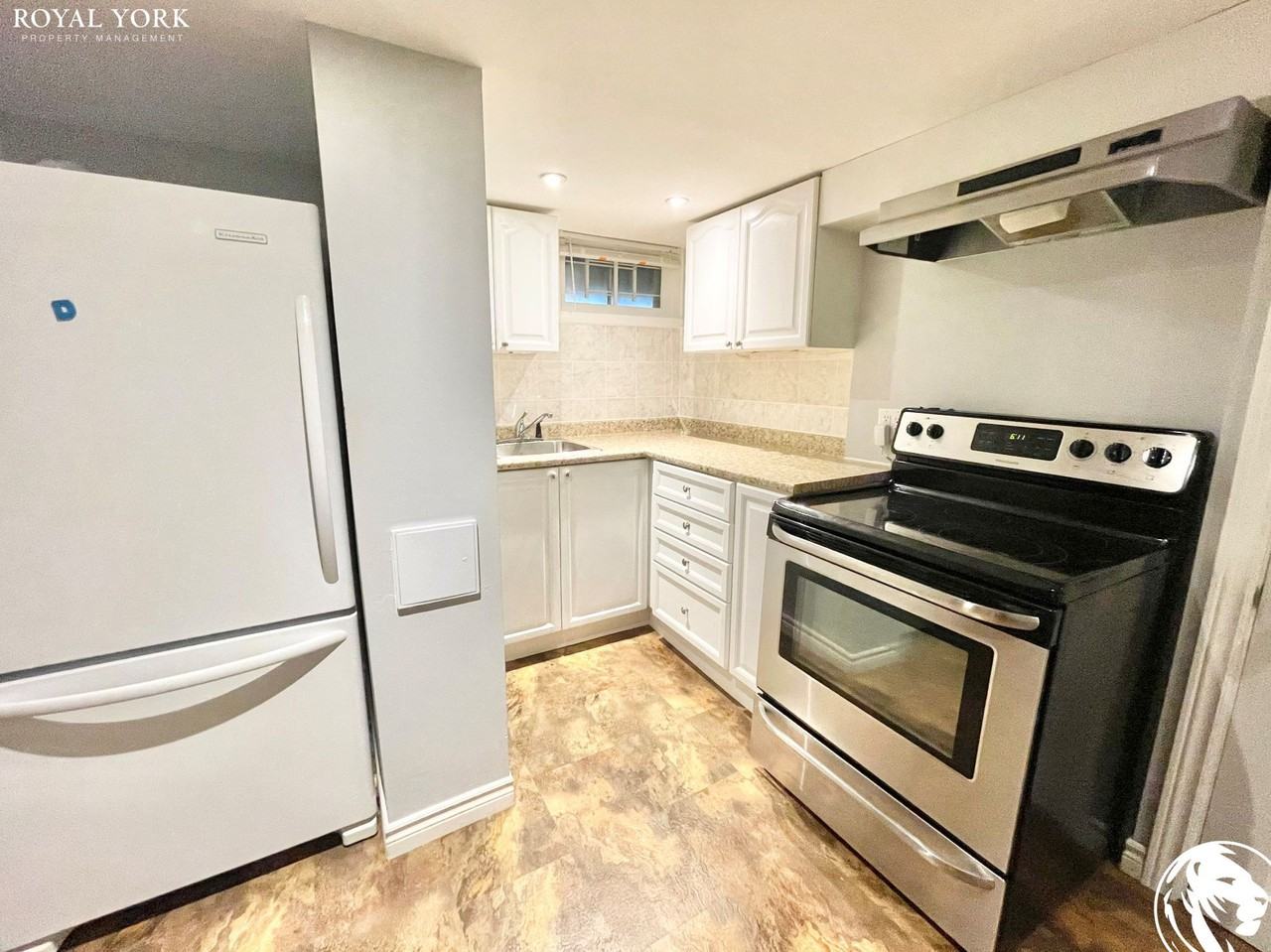 549 Rosmere St #2 - Photo 2 of 16