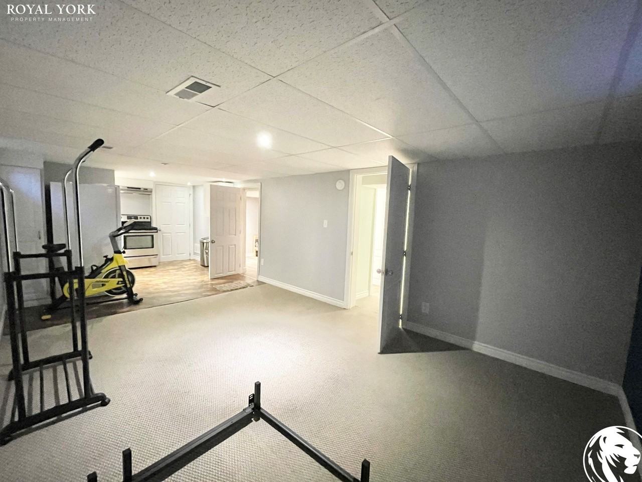 549 Rosmere St #2 - Photo 3 of 16