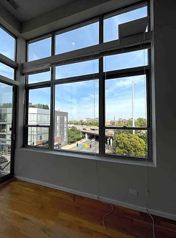 Damen And Armitage - Photo 3 of 17