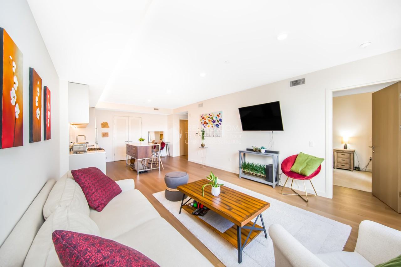 2448 Lombard St #206