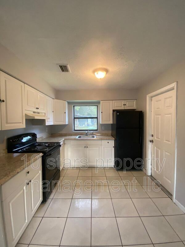 1413 E 99th Ave #B - Photo 3 of 22