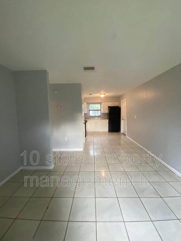 1413 E 99th Ave #B - Photo 4 of 22