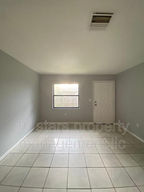1413 E 99th Ave #B - Photo 5 of 22
