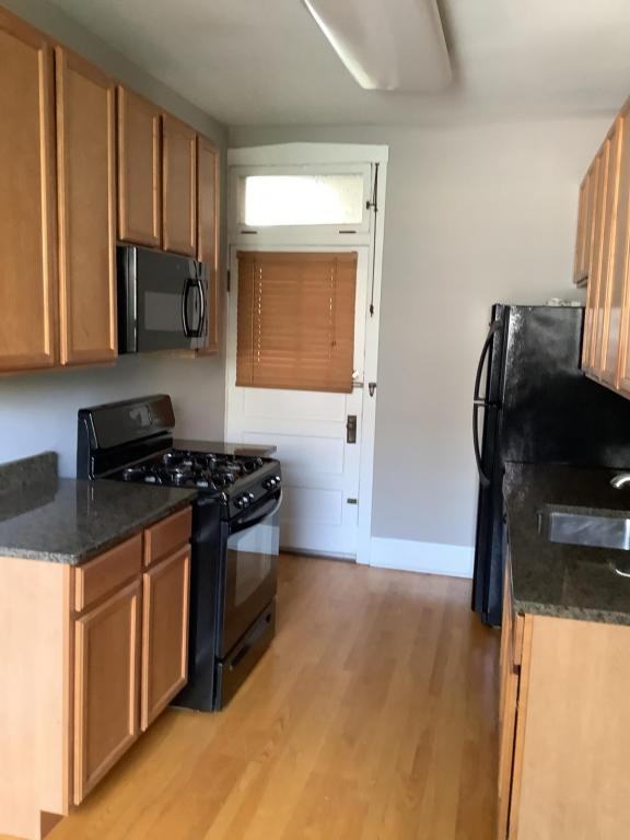 209 Chicago Ave - Photo 3 of 16
