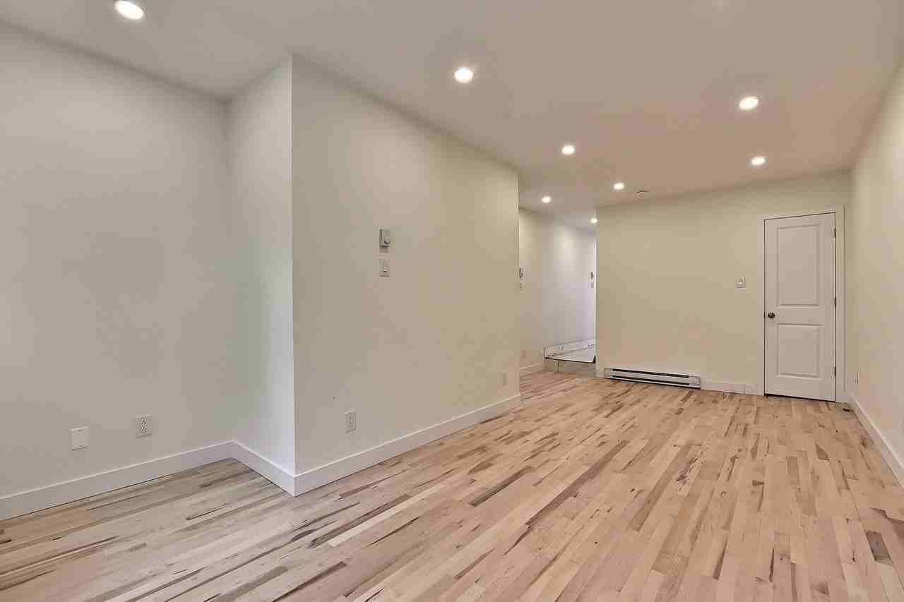 6027 Rue la Fontaine - Photo 3 of 13