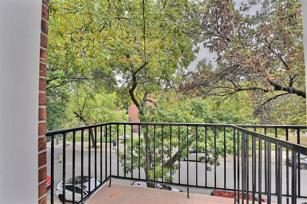 6027 Rue la Fontaine - Photo 4 of 13