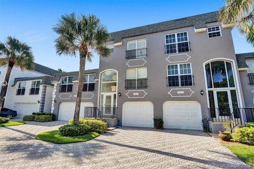 1194 Hillsboro Mile #8