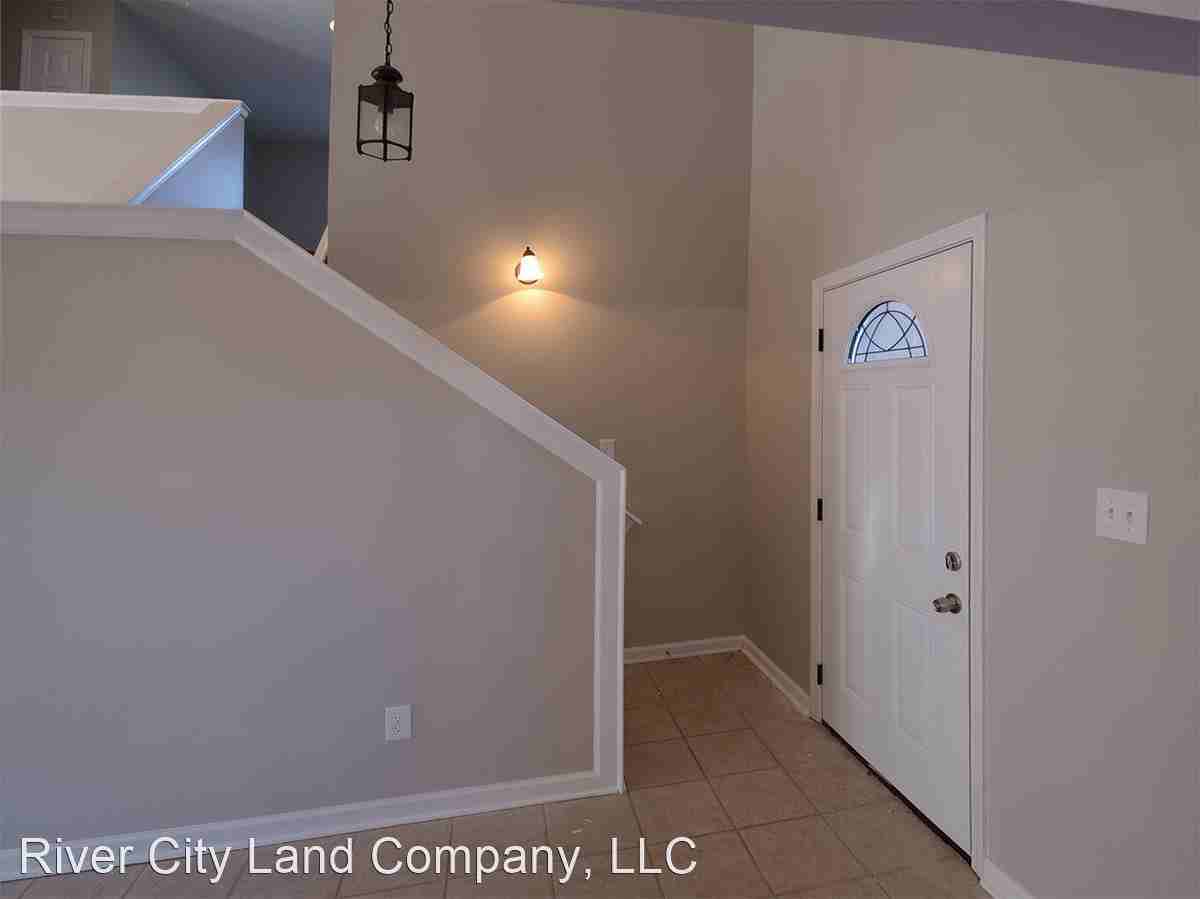 10097 Bloomsbury Ave - Photo 2 of 15