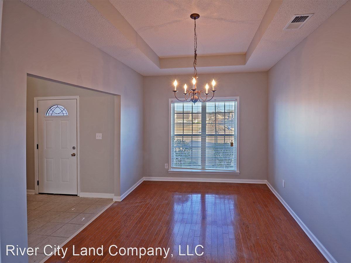 10097 Bloomsbury Ave - Photo 3 of 15