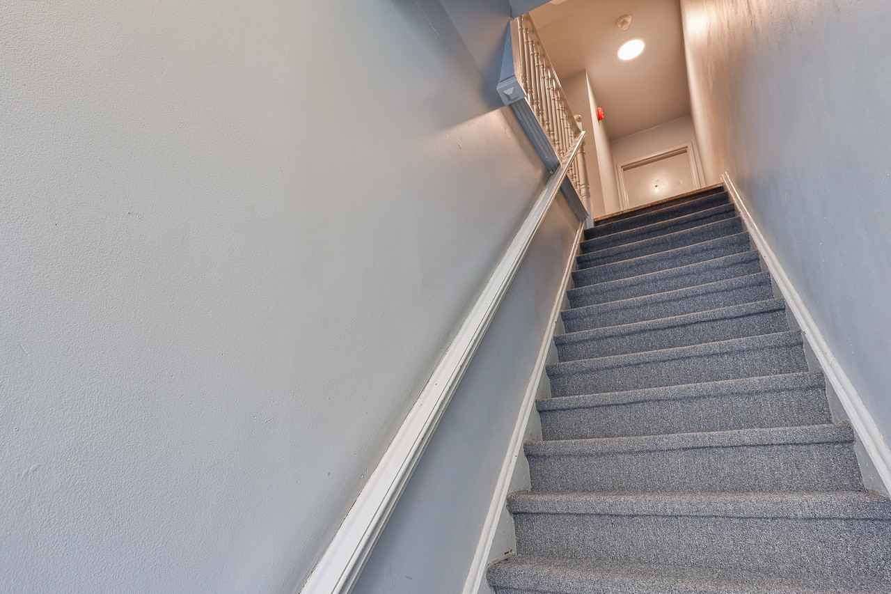 Bathurst/Bloor - Photo 2 of 9