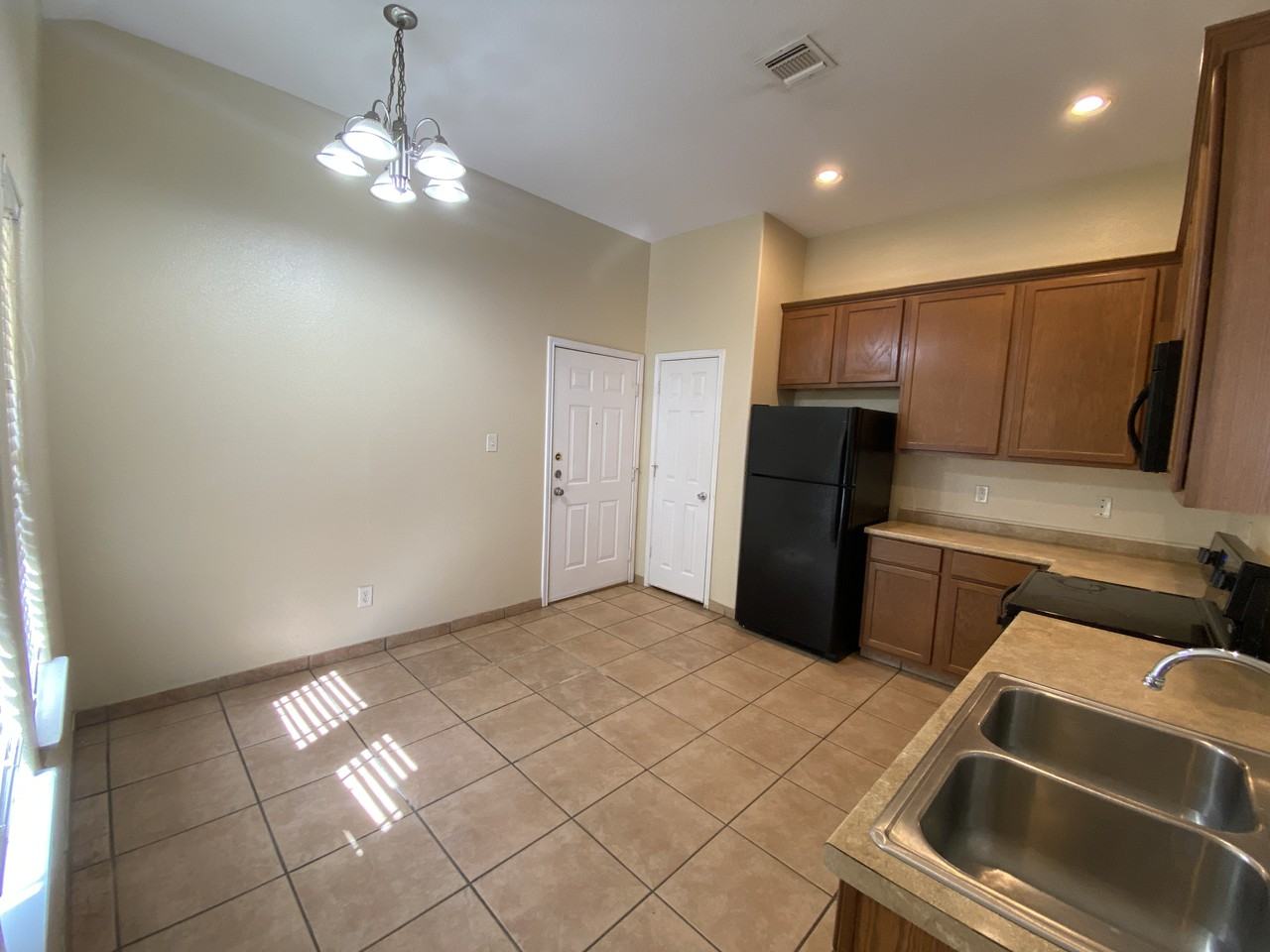 816B Houston - Photo 3 of 4