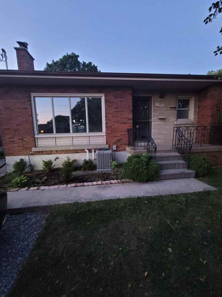 195 Broker Dr - Photo 2 of 20