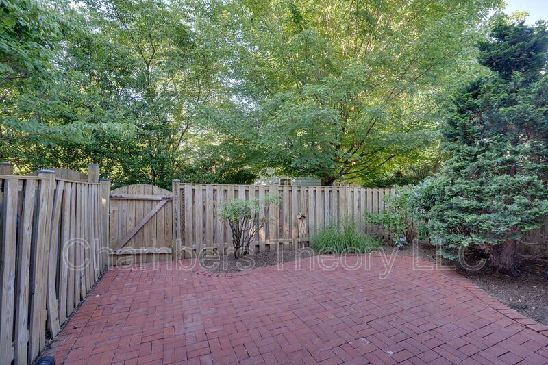 1003 Jennifer Ln - Photo 5 of 44