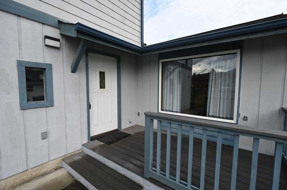 821 W 10th St - Photo 2 of 30