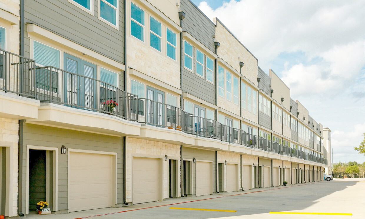 21001 Kingsland Boulevard #1435 - Photo 2 of 45