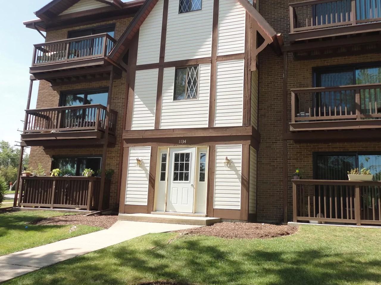 1134 Chalet Dr Apartments in Darien, IL 60561 Zumper